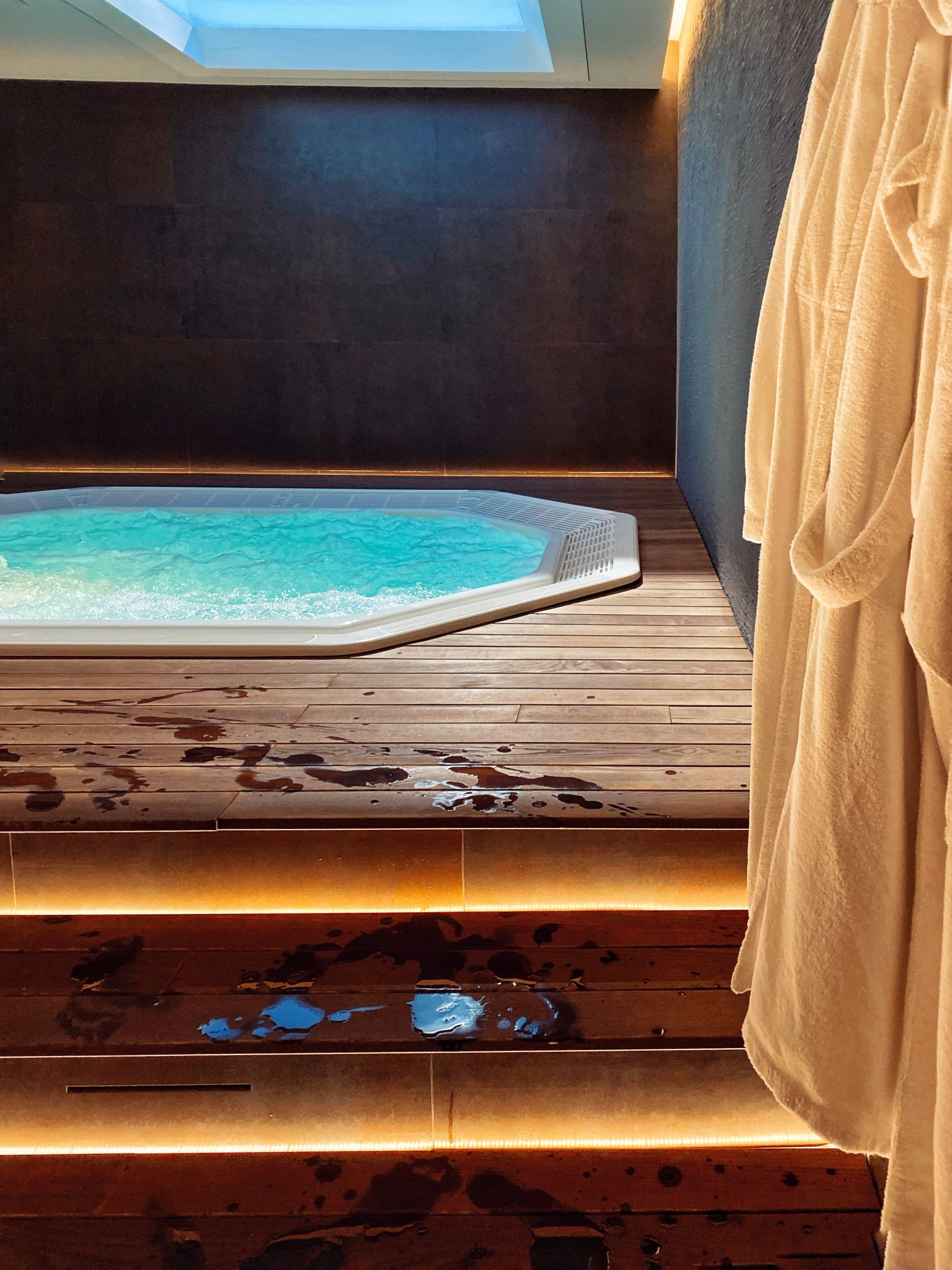 jacuzzi