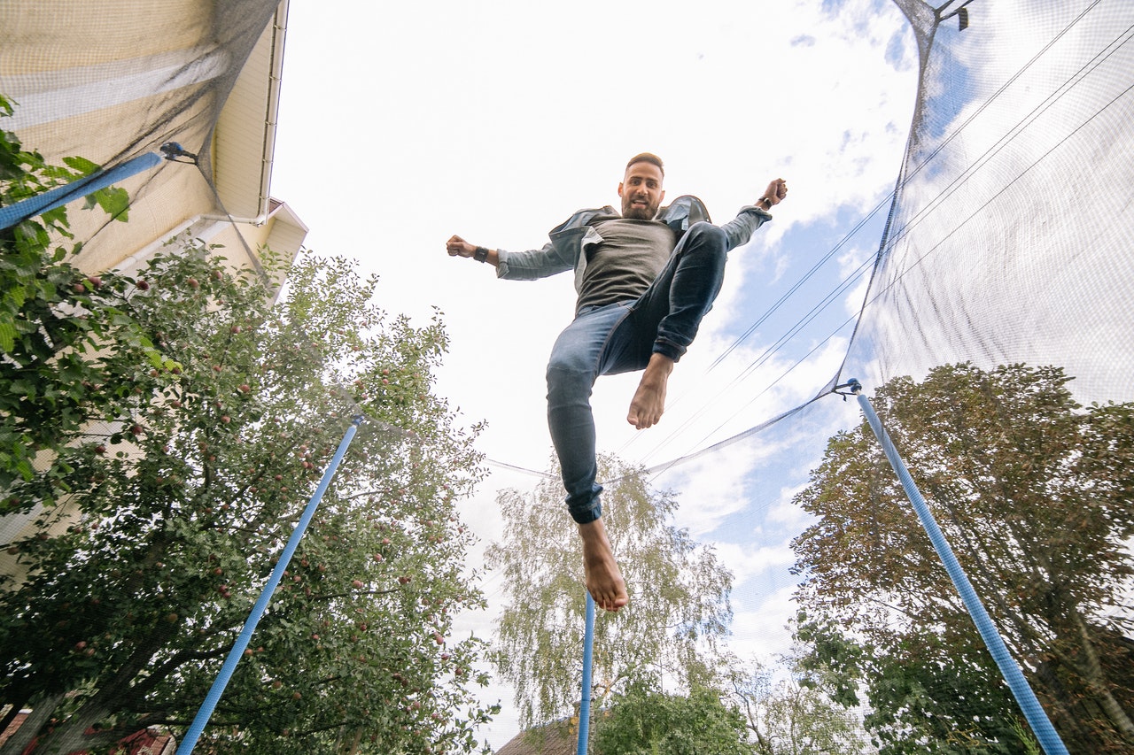 Waar let je op bij het kopen van een trampoline?
