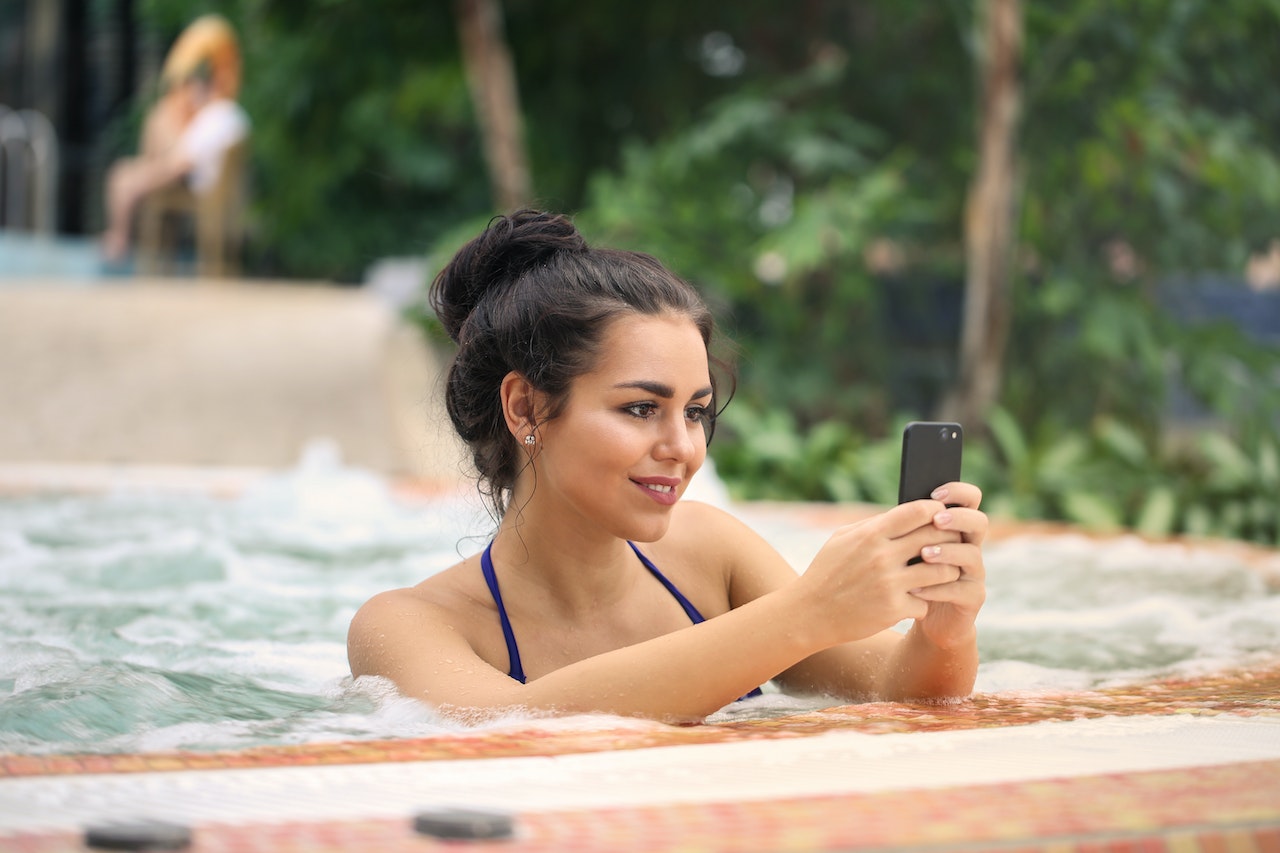 Jacuzzi, hottubs, bubbelbaden: verchillen tussen warmwatertherapie!