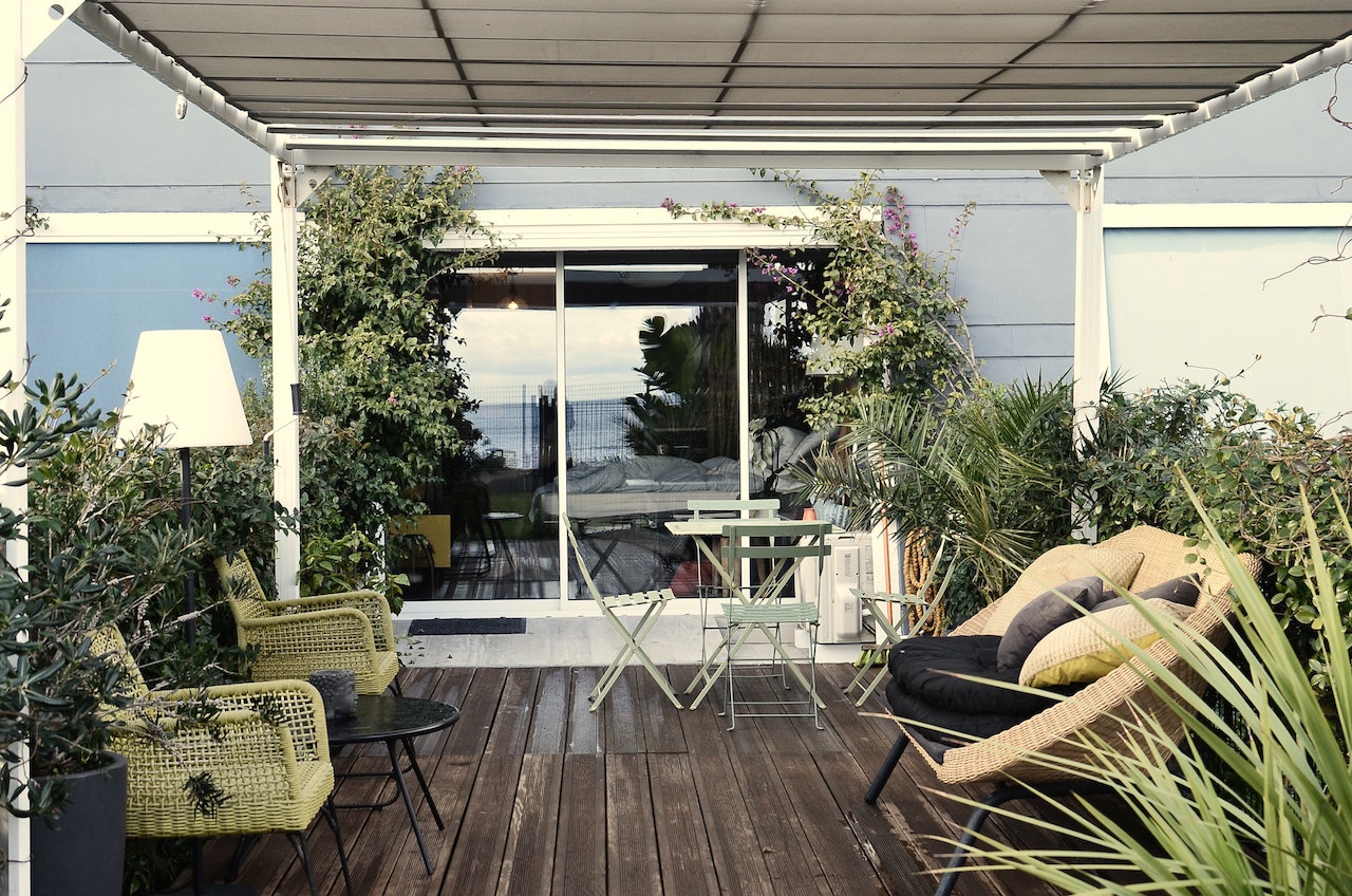 Het creëren van een ontspannende oase voor gaming met tuinmeubilair