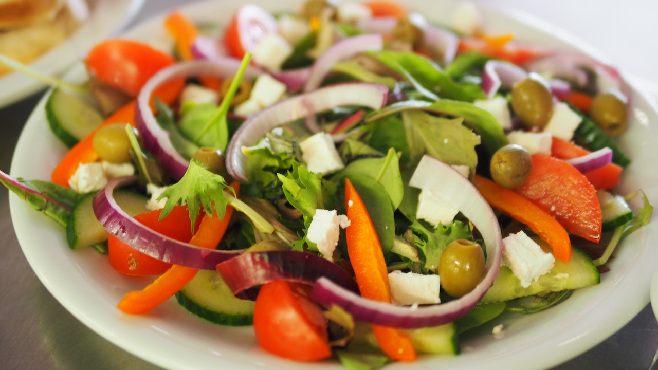 Gezond eten op reis: tips om je dieet vast te houden tijdens het reizen