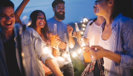 jongeren op een feest